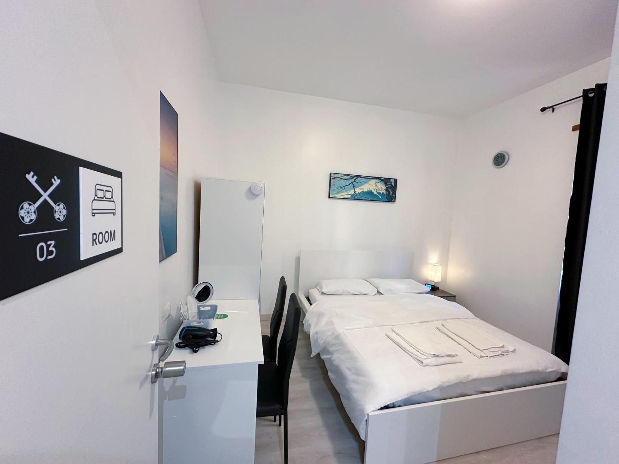 Bed & Breakfast Sakura Milan Bagian luar foto